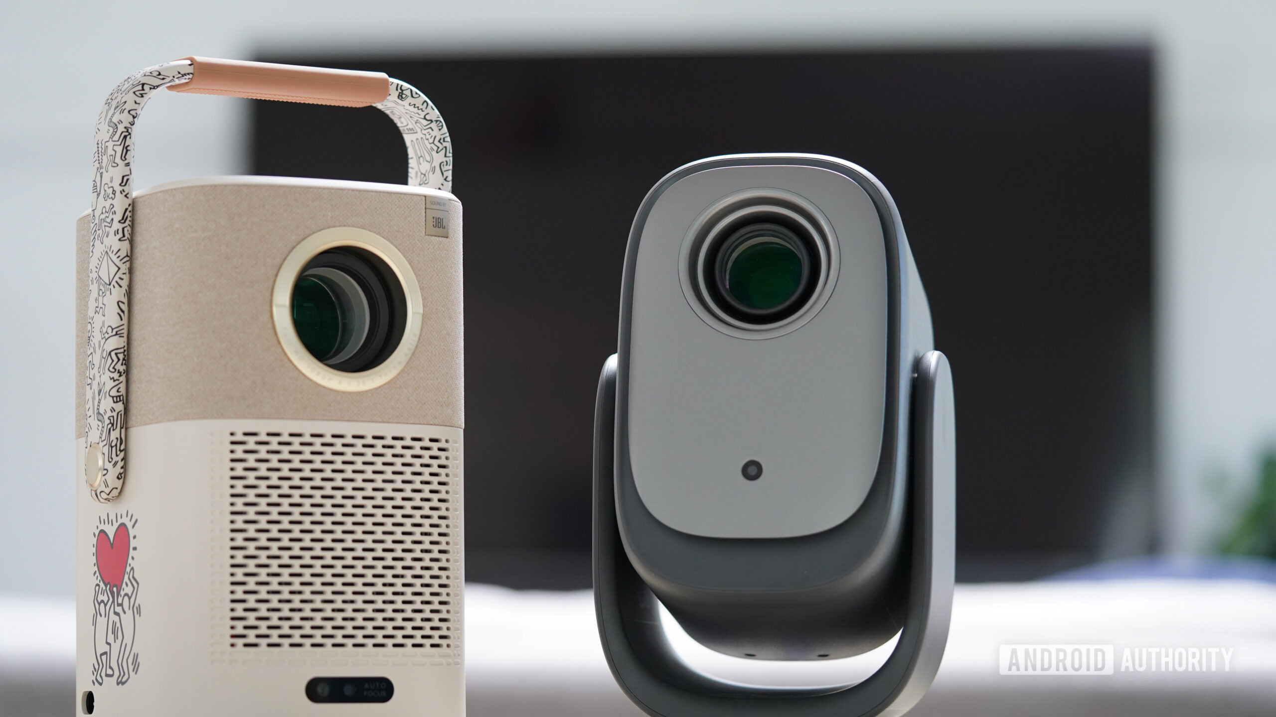 5 Reasons I Continue to Use a Projector Despite Having a Large Television